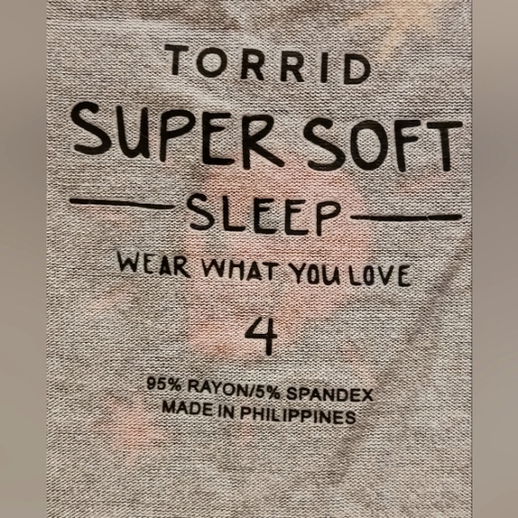 Torrid Skull/Xmas lights SleepShirt EUC 4X - Picture 3 of 4